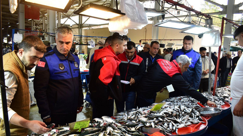 Yenişehir Belediyesi'nden Balık Pazarı'na yoğun denetim