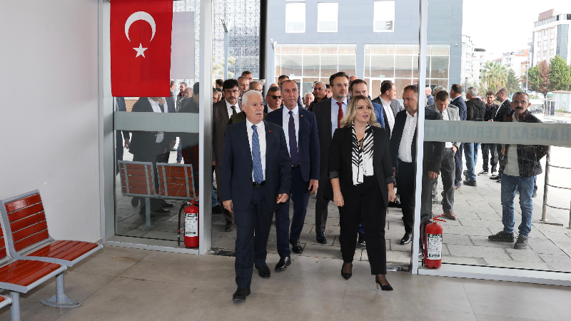 Orhangazi eski terminal modern meydana dönüşüyor