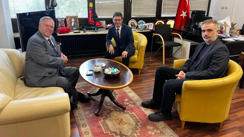 Prof. Dr. Tevfik Volkan Yüzer, Anadolu Üniversitesi temsilcisi olarak Münih’te