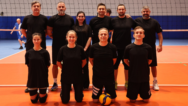 Nilüfer Belediyesi’nde motivasyon ve dayanışma için voleybol turnuvası
