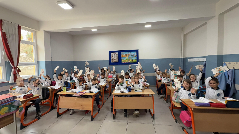 İnegöl’de 27 bin öğrenciye kitap biriktirme heyecanı