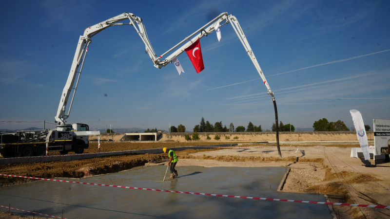 Yenişehir’de can dostlara umut olacak tesisin temeli atıldı