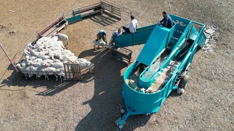 İnegöl Belediyesi’nden Yenişehir’e çiftçi desteği