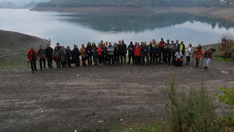 Nilüfer’de doğaseverler 11 kilometrelik sonbahar yolculuğuna çıktı