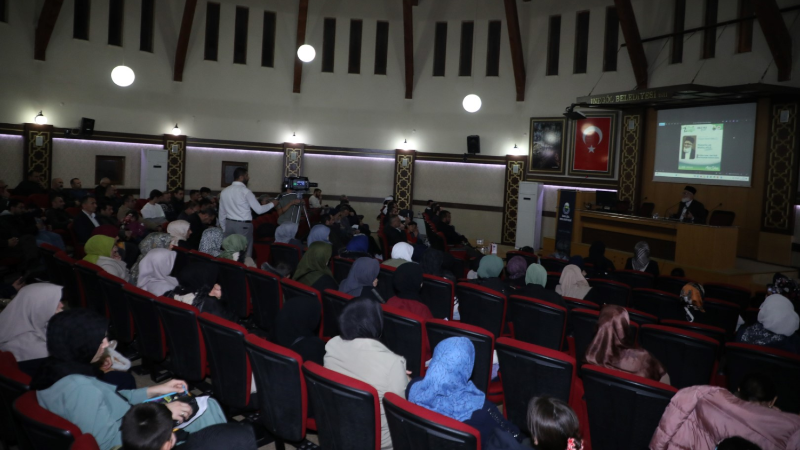 İnegöl’de “Aile Okulu” seminerleri sürüyor: Huzurlu ve mutlu ailenin sırları paylaşıldı