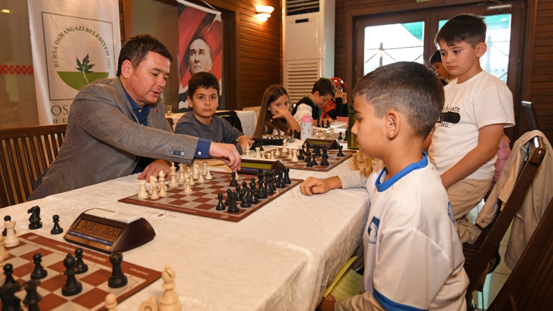 Osmangazi’de Cumhuriyet coşkusu satrançla buluştu