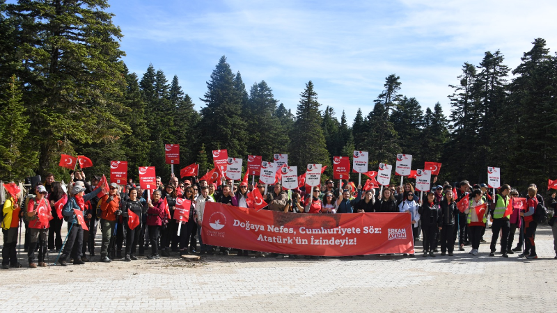 Osmangazi’de 102. yıl kutlaması: Uludağ’da Cumhuriyet yürüyüşü