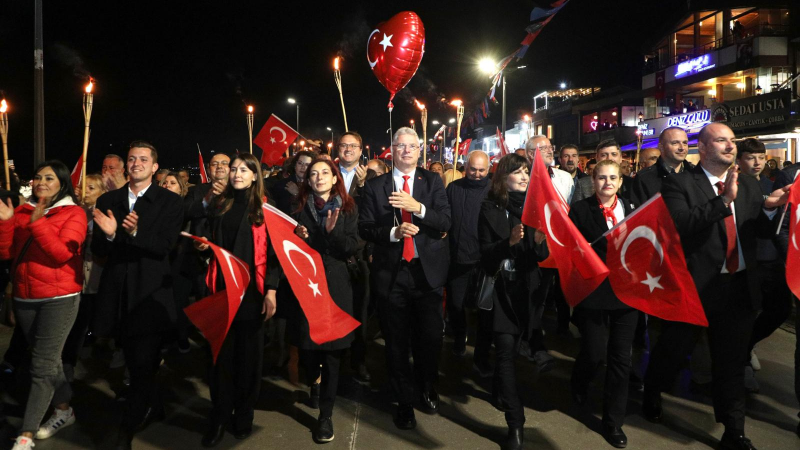 Mudanya, Cumhuriyet’in 102. yılında tarihine yakışır kutlama yaptı
