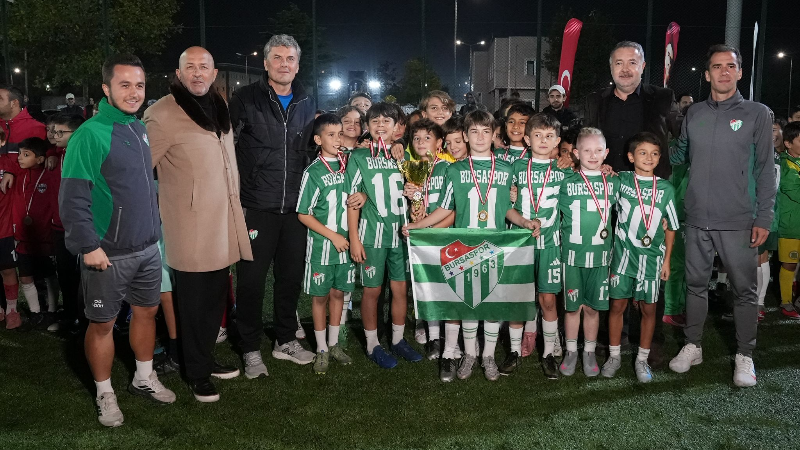 Osmangazi’de Cumhuriyet coşkusu sahaya taşındı