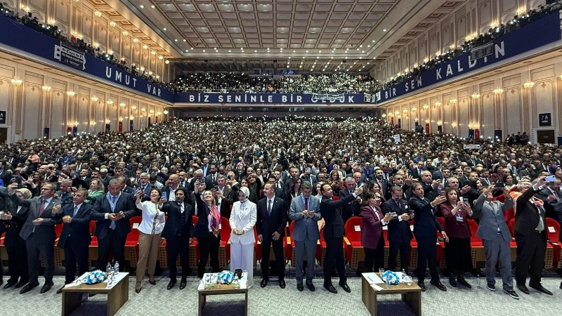 Anahtar Parti 1'nci yaşında 30 bin kişiyle salona sığmadı