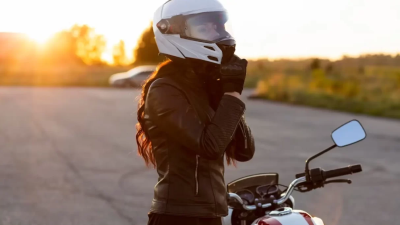 Trafik yönetmeliğinde yeni dönem: Motosiklet sürücülerine eldiven zorunluluğu