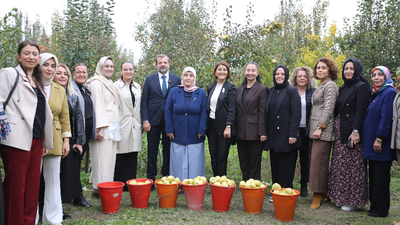 Deveci Armudu hasadı toplumsal duyarlılık için yapıldı: İş ve köy kadınları birleşti