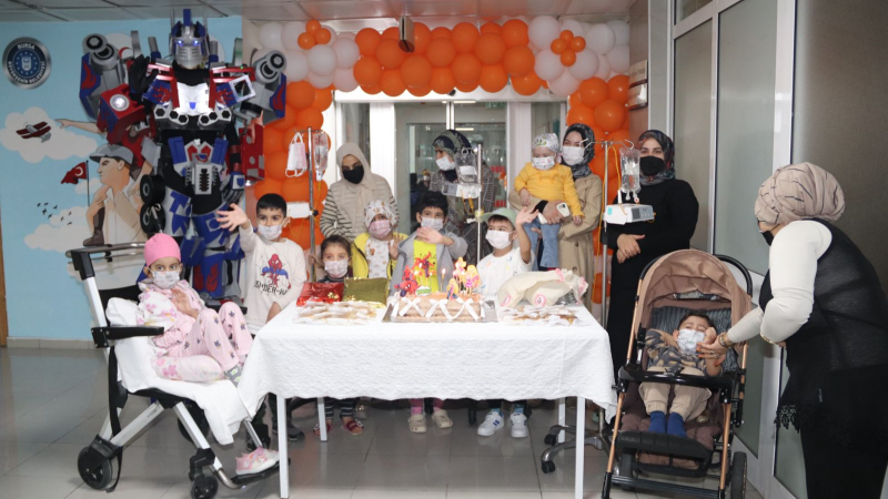 Lösemili Çocuklar Haftası, hastanede renkli etkinliklerle kutlandı