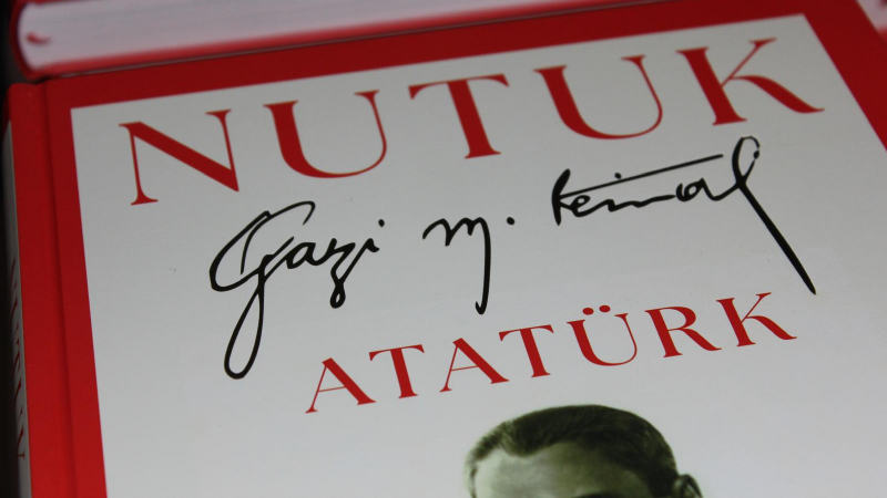 Bursa’da Atatürk, 87. yılında sergilerle anıldı