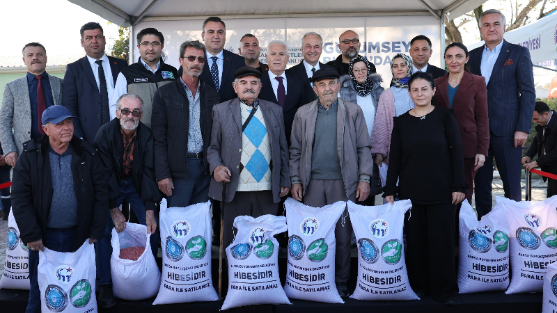 Mustafakemalpaşa’da 179 çiftçiye yerli buğday tohumu teslim edildi