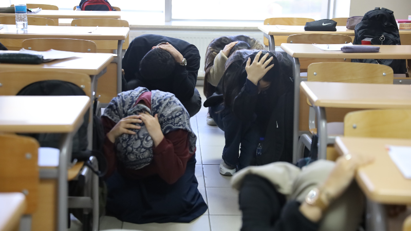 Bursa Büyükşehir’den gerçeğini aratmayan deprem tatbikatı