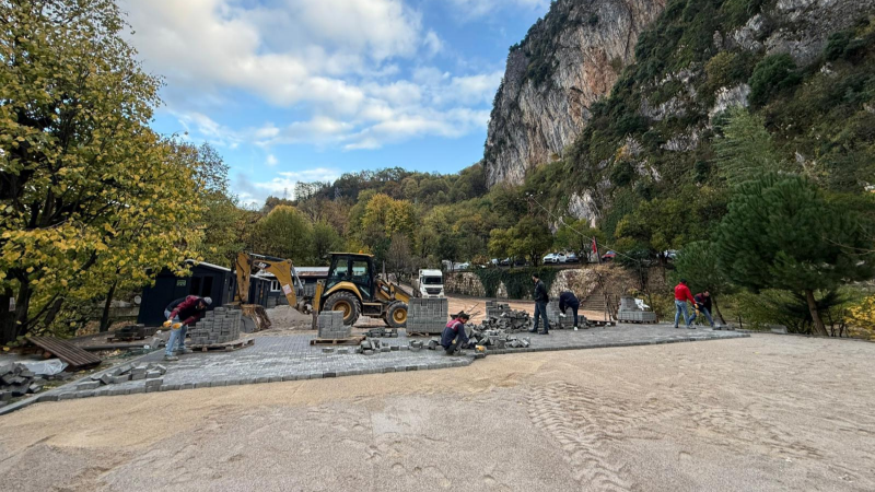 Oylat Mağarası çevre düzenlemesi başladı