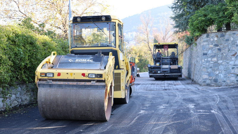 Osmangazi’de asfalt atağı sürüyor