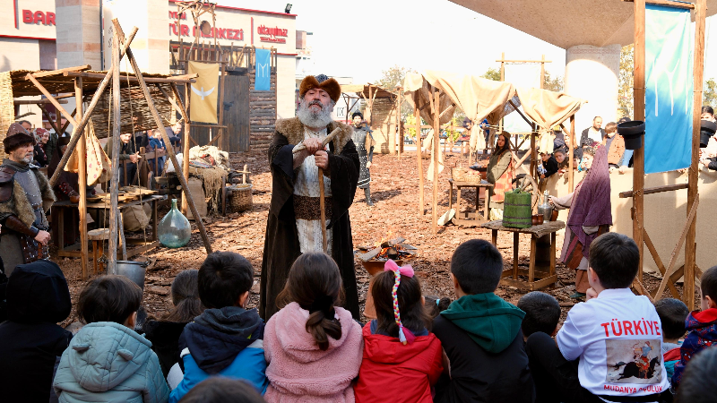 Yıldırım’da binlerce çocuk kültür ve sanatla buluştu