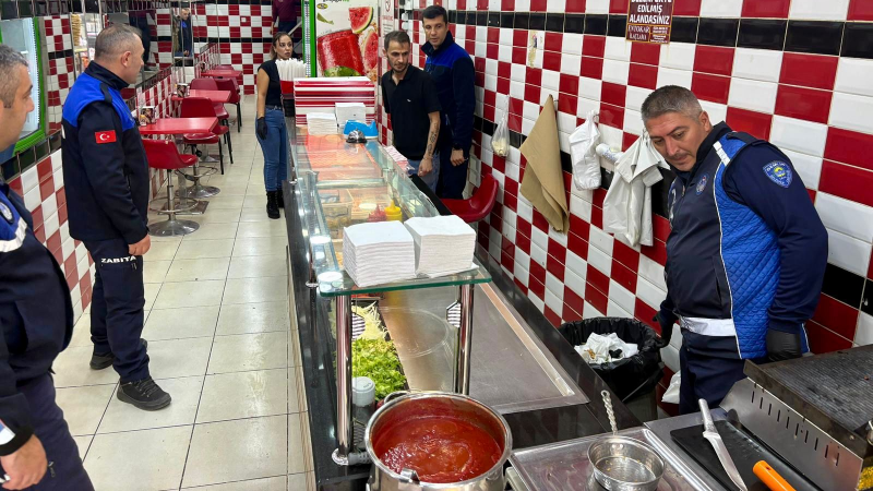 Gemlik’te hijyen kurallarına uymayan işletmelere göz açtırılmıyor