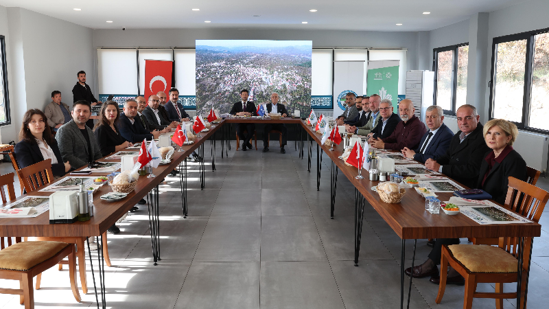 Bursa’da 2050 vizyonlu Çevre Düzeni Planı belediye başkanlarına tanıtıldı
