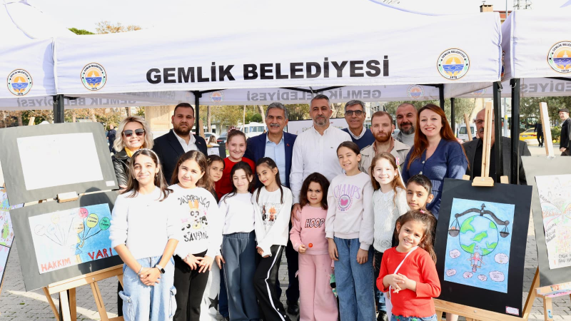 Gemlik’te çocuk hakları resim sergisi büyük ilgi gördü