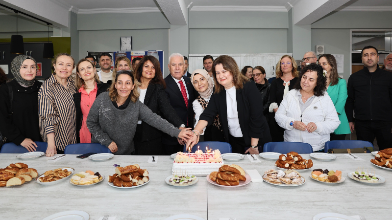 Bozbey’den öğretmenlere 24 Kasım ziyaretleri