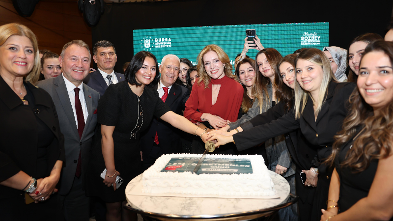 Bursa Büyükşehir Belediyesi öğretmenleri özel bir gecede buluşturdu