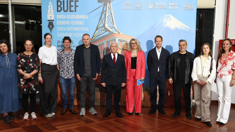 Bursa'da edebiyat rüzgarı esti: Uluslararası festival başladı