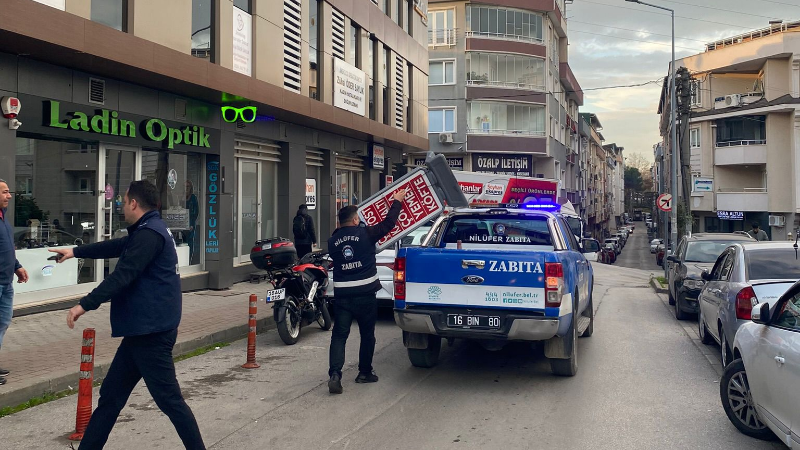 Nilüfer'de engelsiz ulaşım için harekete geçildi: Duba ve tabelalar toplandı
