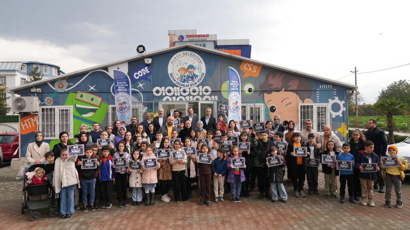 Gürsu’da üreten çocuklar atölyesi yeni mezunlarını verdi