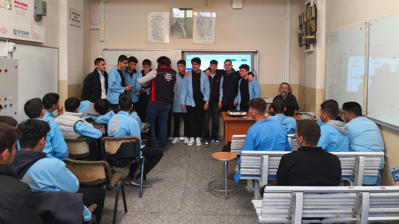 Gençler “E-atıksız zihinler” yarışmasıyla elektronik atık konusunda bilinçlendi