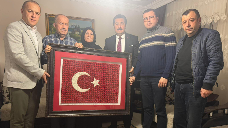 Yenişehir’de Zafer Meydanı’na şehit pilotun adı verildi