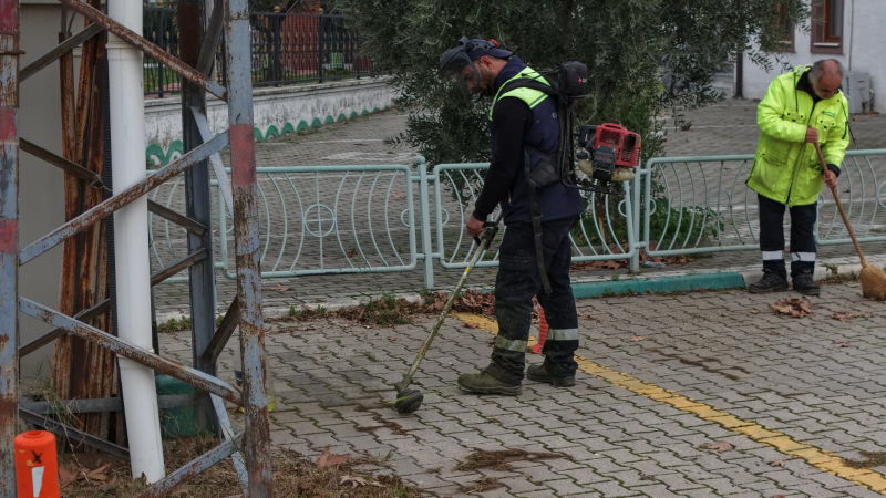 Gemlik Belediyesi’nden kent genelinde kapsamlı temizlik ve altyapı atağı
