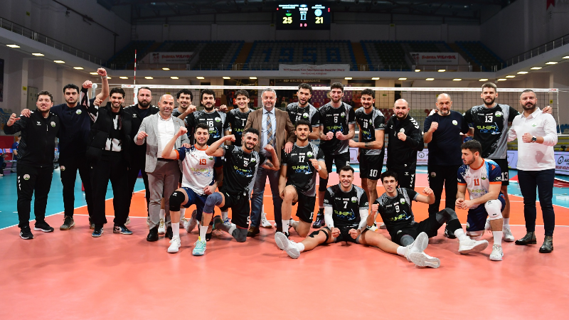 Osmangazi Belediyespor’dan Arkas Spor’a set vermeden galibiyet