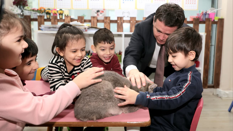 Başkan Aydın’dan miniklere eczacılık dersi