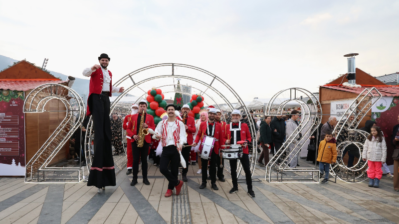 Yeni yıl heyecanı Osmangazi Meydanı’na taşındı