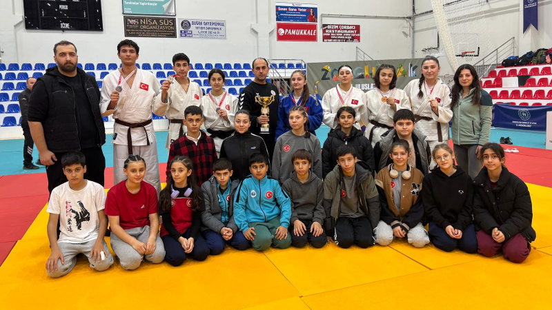 Gemlikli judocular Madenci Kupası’na damga vurdu