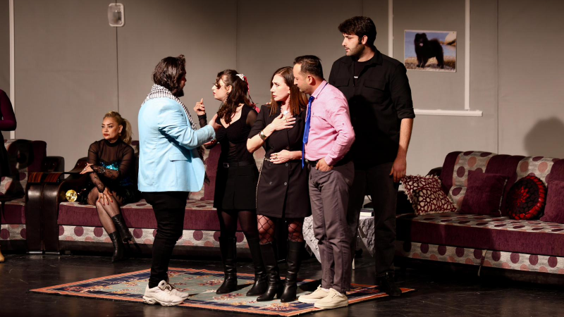 Özgür Aksoy Tiyatro Günleri Gemlik’te sanat dolu beş günle tamamlandı