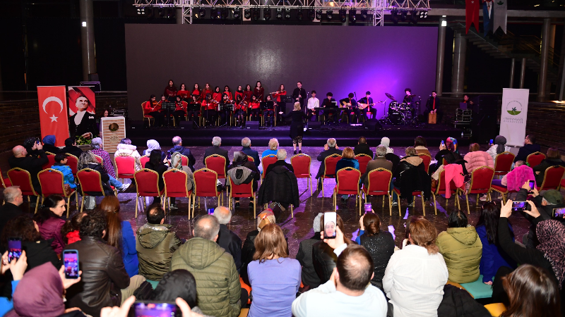 Osmangazi’de gençlerden ‘Yeni Yıla Merhaba’ konseri