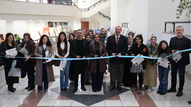 Kültür sanat sezonunda Yıldırım’da fotoğraf sergisi açıldı