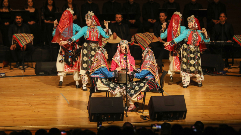 Kafkaslar’dan Anadolu’ya uzanan ezgiler Bursa’da yankılandı