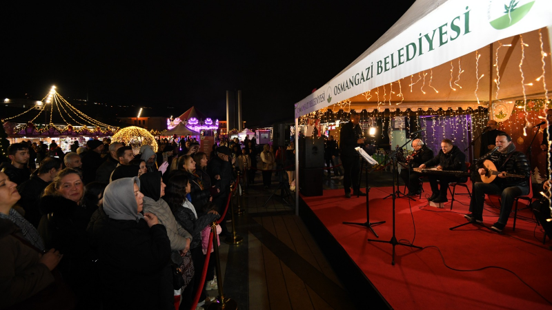 Osmangazi Meydanı’nda Türk sanat müziğiyle yeni yıl coşkusu