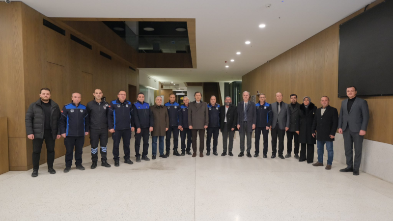 İnegöl’de yılbaşı mesaisi: Protokolden sahadaki personele ziyaret