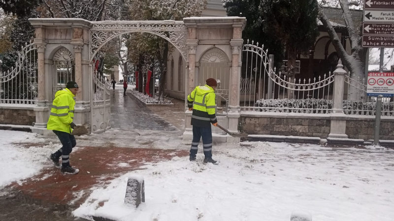 Büyükşehir ekipleri sahada: kar ve lodos kaynaklı riskler kontrol altına alındı