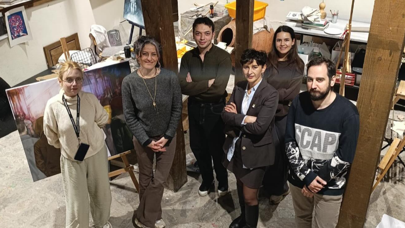 Misi Sanatevi’nde genç sanatçılar ve Burçak Bingöl bir araya geldi