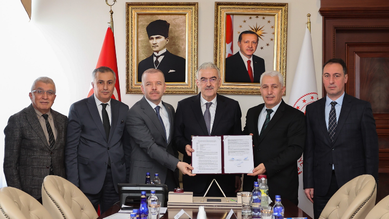 Nilüfer’e 32 derslikli yeni ortaokul: Yapım protokolü imzalandı