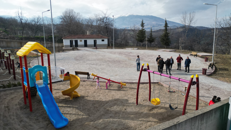 Sarıpınar’da metruk alandan modern meydana: İnegöl Belediyesi’nden yeni yaşam alanı