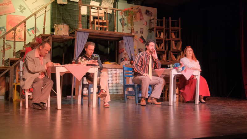 İnegöl’de Tiyatro Festivali büyük ilgi görüyor