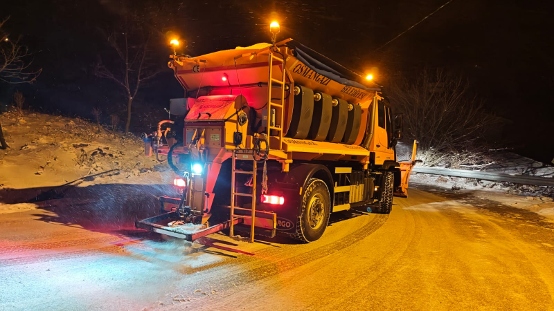 Osmangazi’de karla mücadele aralıksız sürüyor